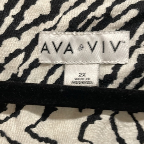 Ava & Viv Women’s Button Front 2X Shirt Oversized Linen Blend Animal Print - Picture 5 of 10